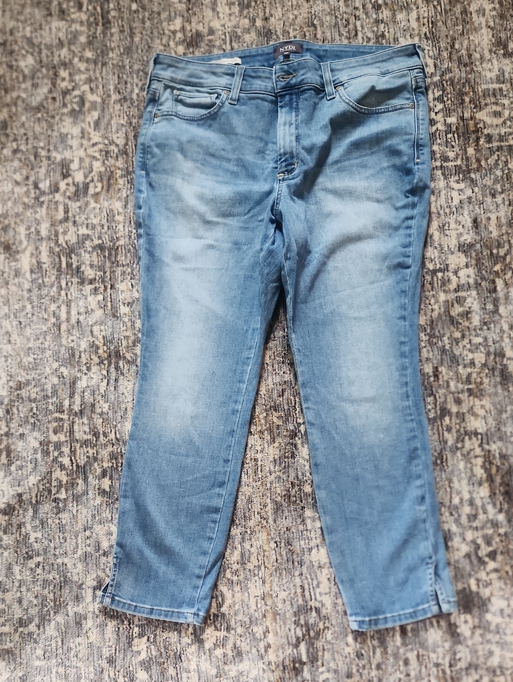 NYDJ Ami Skinny Ankle 14P Faded Light Blue Straight Crop Jeans